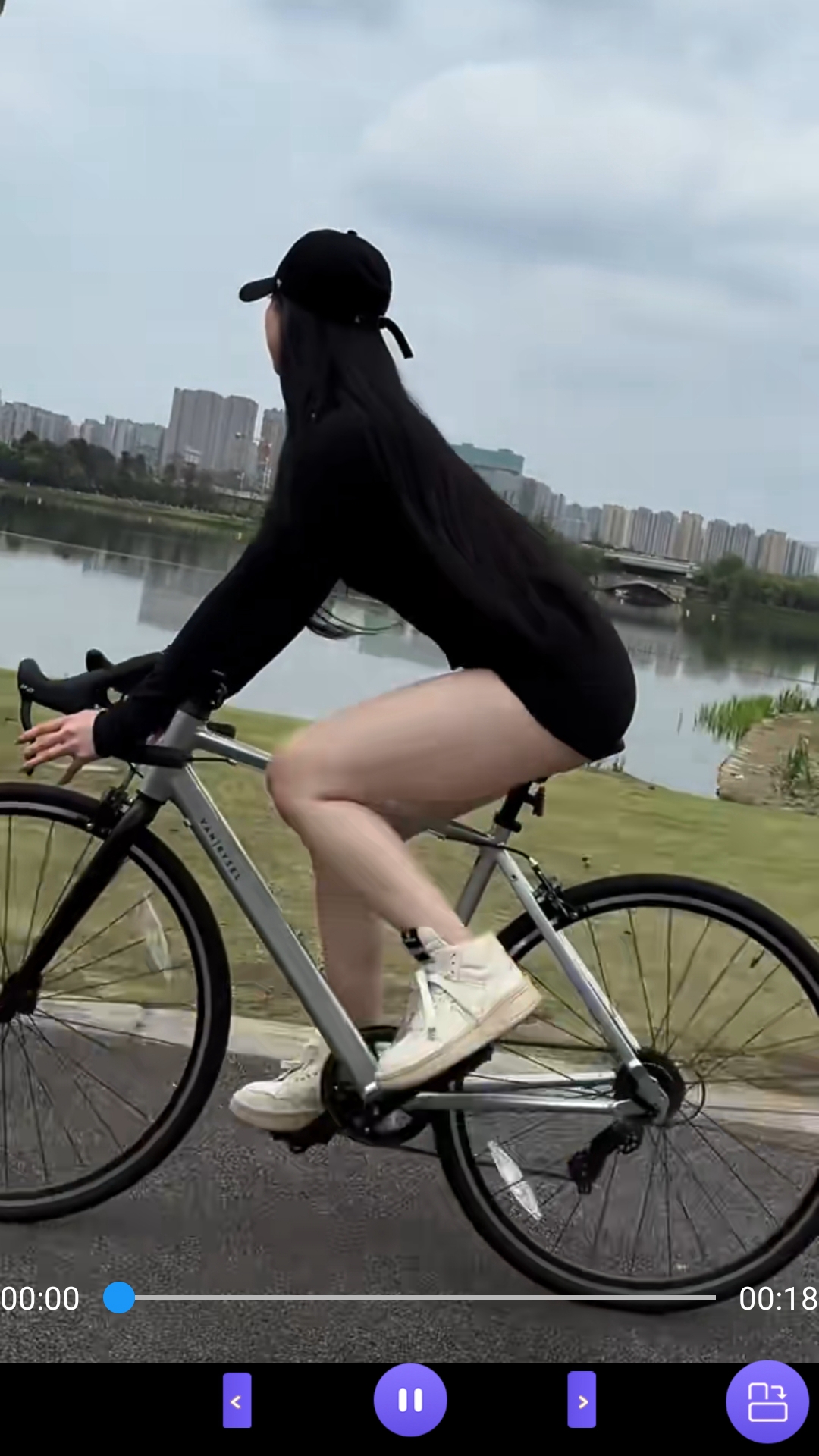 女王丝袜免费专区视频截图